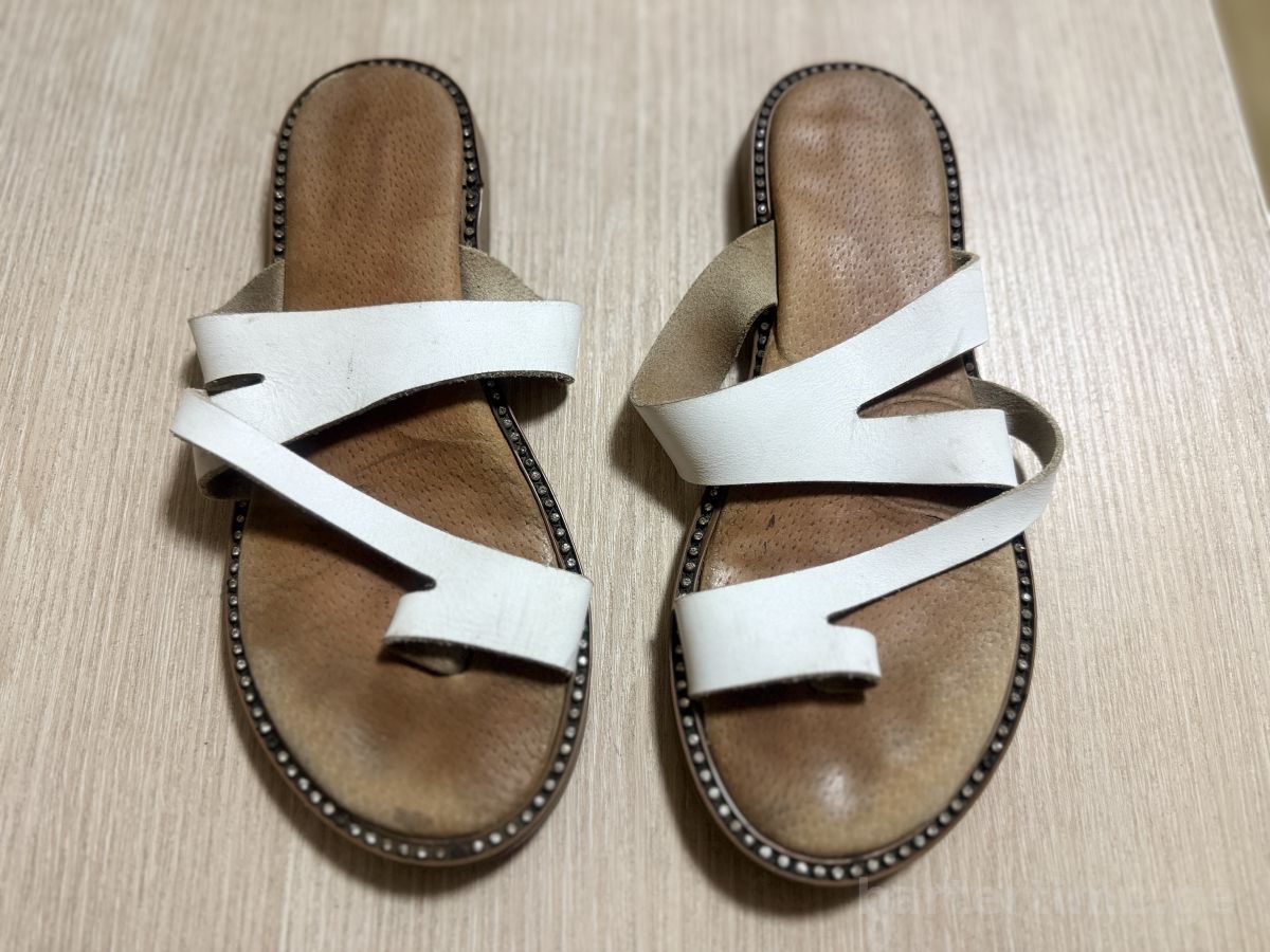 ფეხსაცმელი დაბალ ქუსლიანი