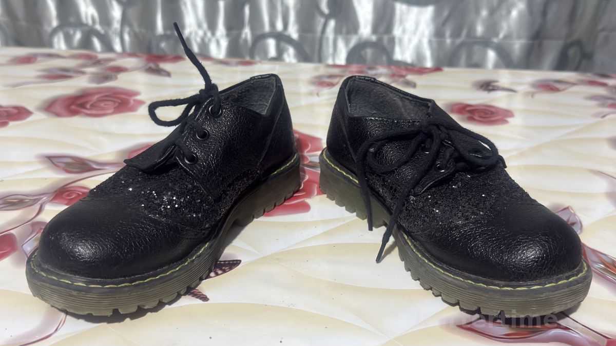 ფეხსაცმელები