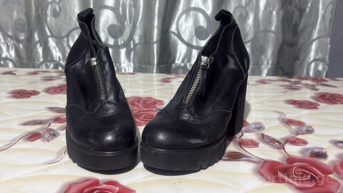 მაღალ ქუსლიანი